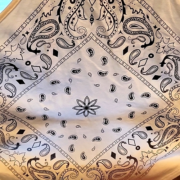 Whit and blank handkerchief print halter top - Picture 2 of 4